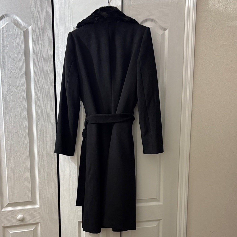 Worthington Elegant Black Trench Coat with Fur Collar - Picture 4 of 10